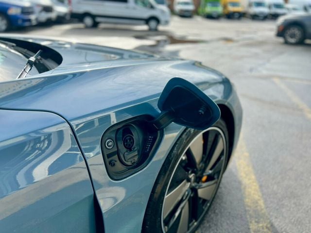 2022 Audi RS e-tron GT quattro - 22948405 - 13