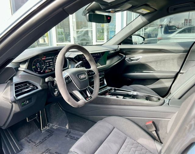 2022 Audi RS e-tron GT quattro - 22948405 - 15