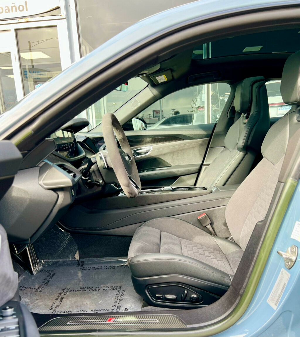 2022 Audi RS e-tron GT quattro - 22948405 - 16