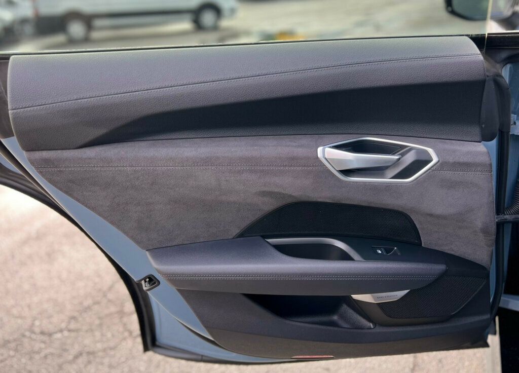 2022 Audi RS e-tron GT quattro - 22948405 - 17