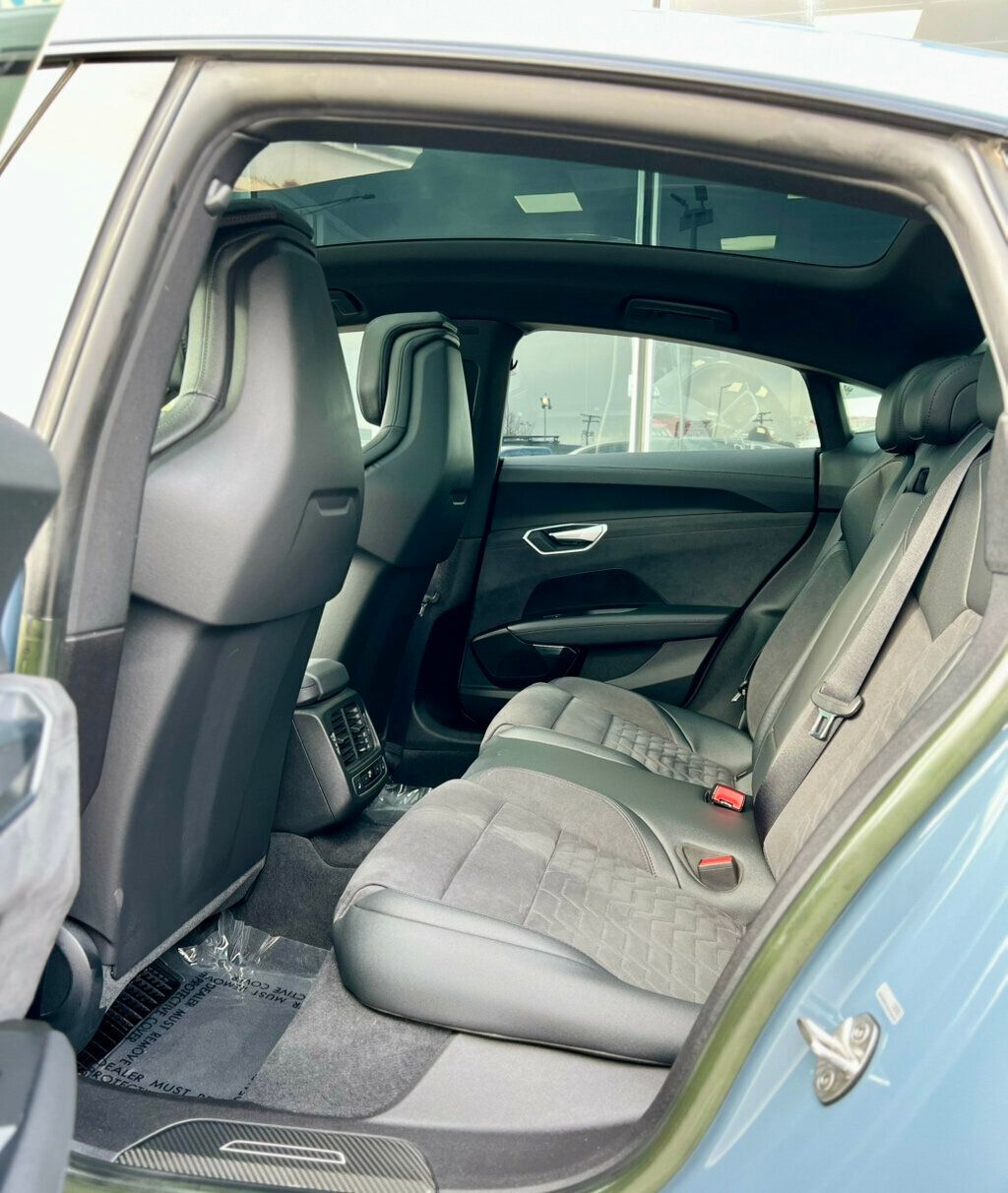 2022 Audi RS e-tron GT quattro - 22948405 - 18