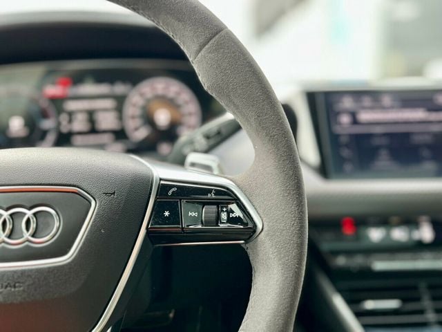 2022 Audi RS e-tron GT quattro - 22948405 - 21