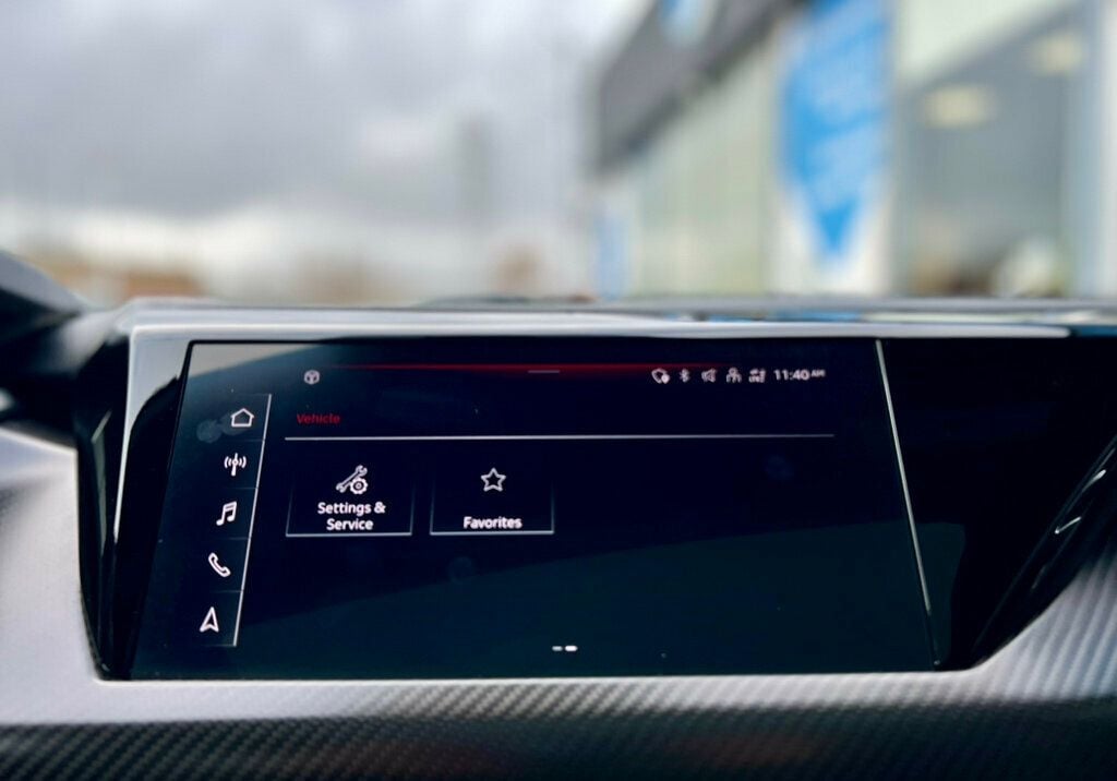 2022 Audi RS e-tron GT quattro - 22948405 - 28