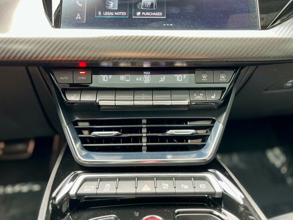 2022 Audi RS e-tron GT quattro - 22948405 - 30