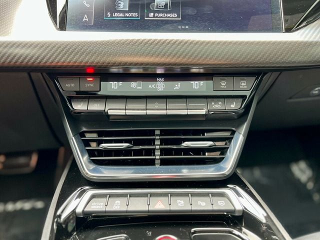 2022 Audi RS e-tron GT quattro - 22948405 - 30