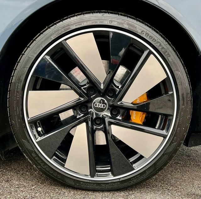 2022 Audi RS e-tron GT quattro - 22948405 - 34