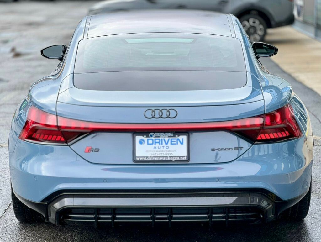 2022 Audi RS e-tron GT quattro - 22948405 - 3