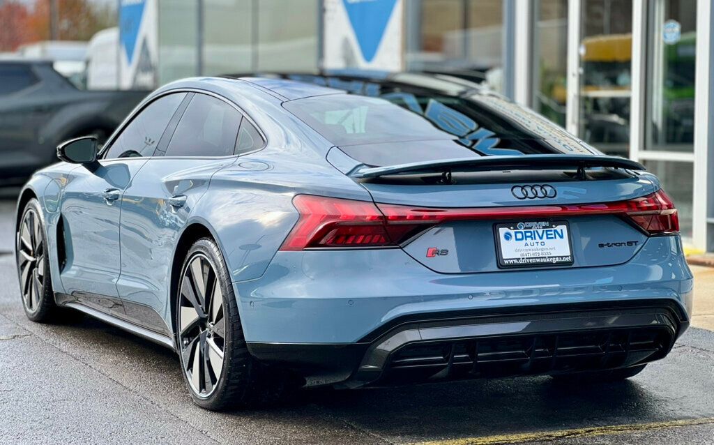 2022 Audi RS e-tron GT quattro - 22948405 - 44