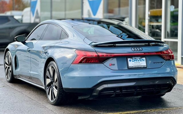 2022 Audi RS e-tron GT quattro - 22948405 - 44