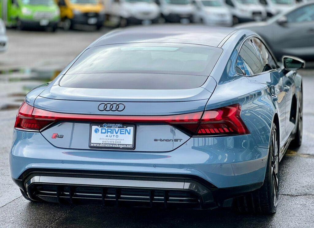 2022 Audi RS e-tron GT quattro - 22948405 - 4