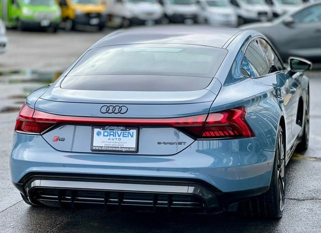 2022 Audi RS e-tron GT quattro - 22948405 - 4
