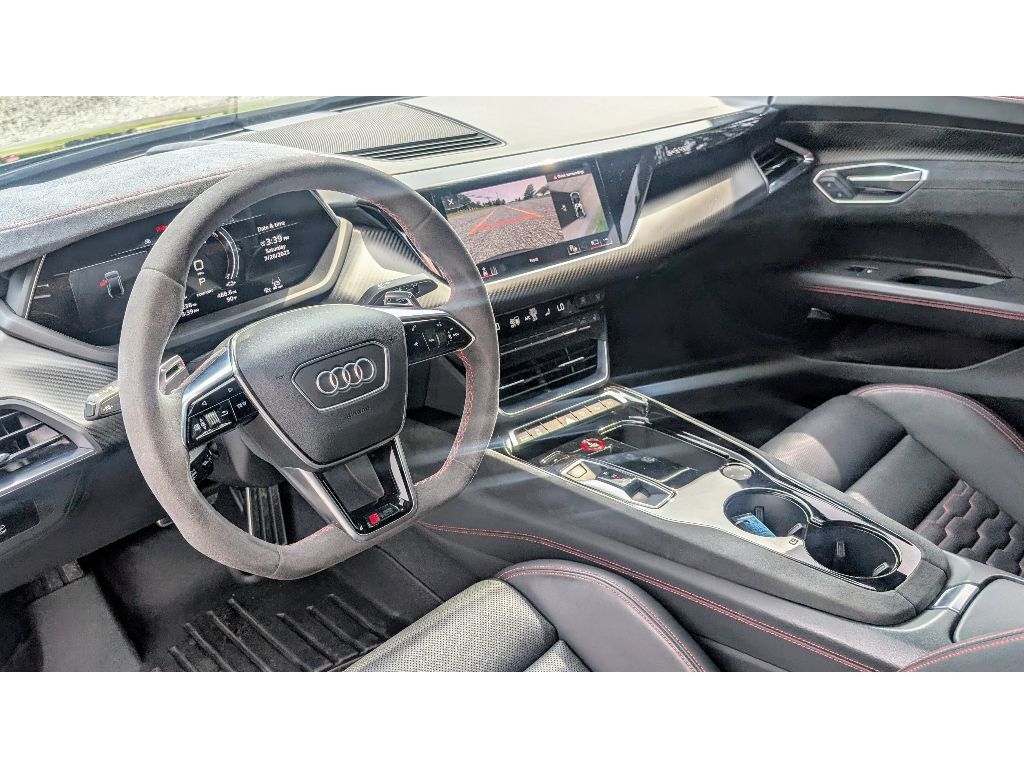 2022 Audi RS e-tron GT Base photo 18