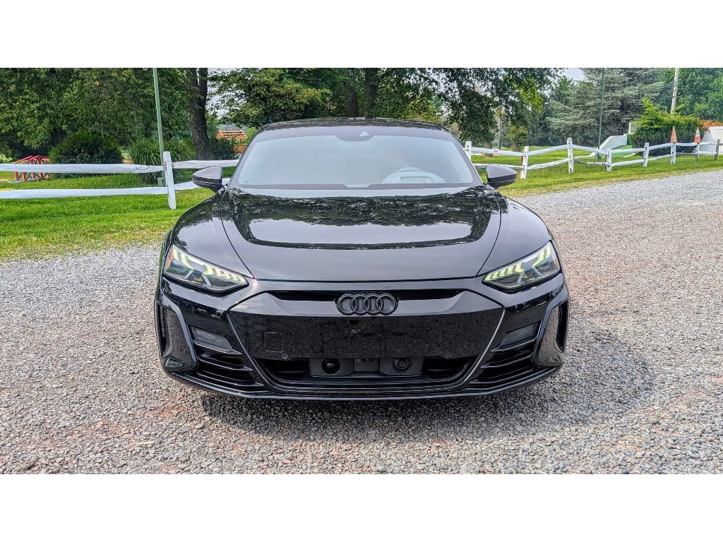 2022 Audi RS e-tron GT Base photo 2