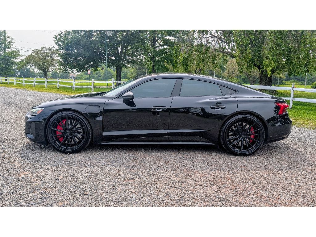 2022 Audi RS e-tron GT Base photo 4