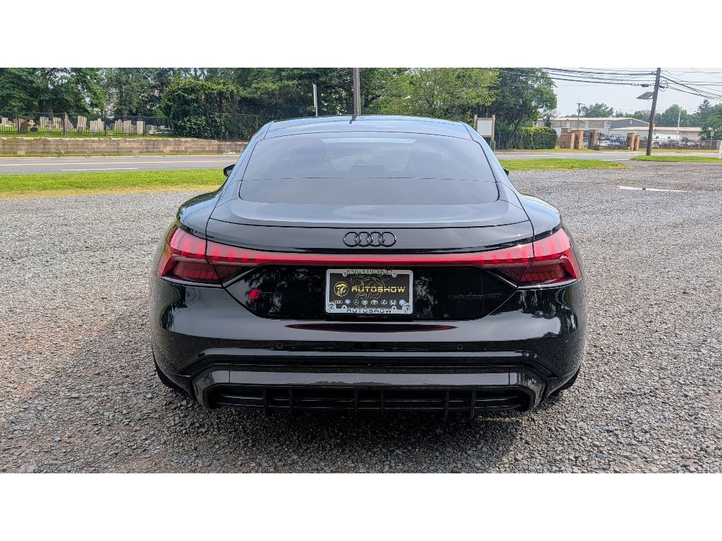 2022 Audi RS e-tron GT Base photo 6
