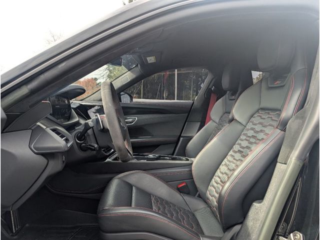 2022 Audi RS e-tron GT quattro - 22933343 - 13