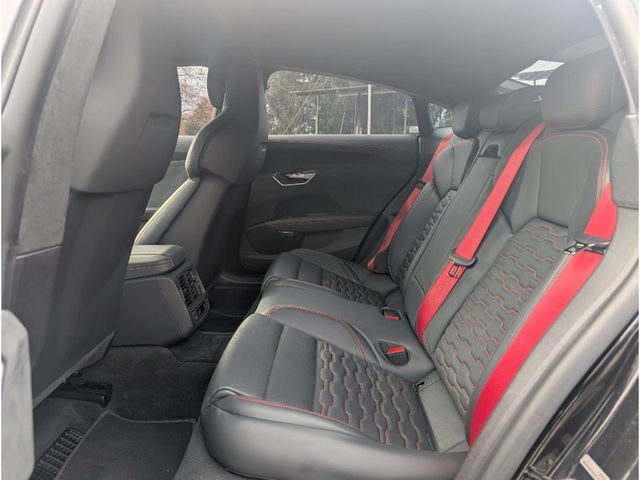 2022 Audi RS e-tron GT quattro - 22933343 - 16