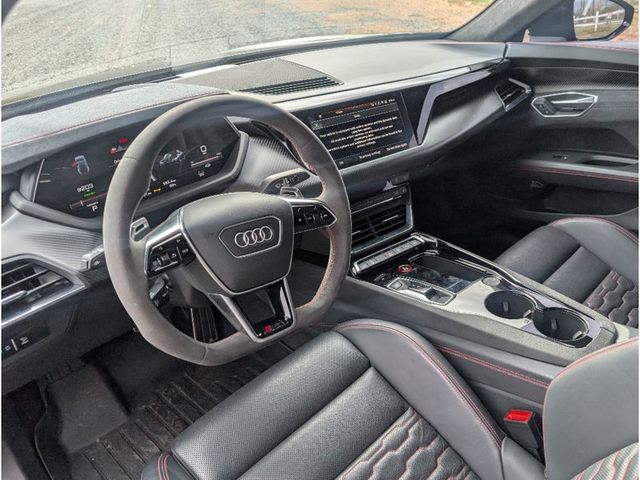 2022 Audi RS e-tron GT quattro - 22933343 - 17
