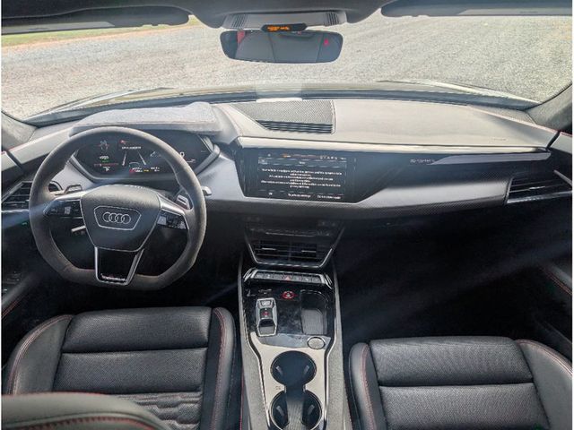 2022 Audi RS e-tron GT quattro - 22933343 - 31