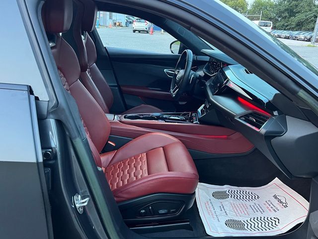 2022 Audi RS e-tron GT quattro - 23054602 - 22
