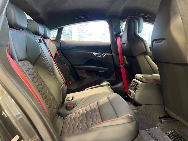 2022 Audi RS e-tron GT quattro - 22834239 - 10