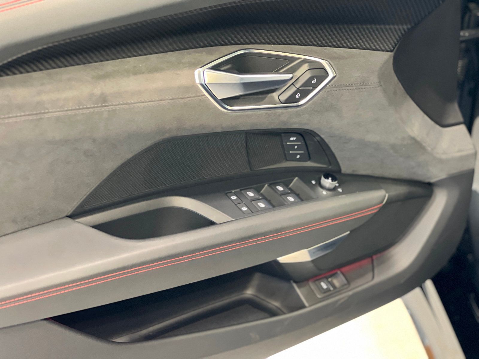 2022 Audi RS e-tron GT Base photo 16