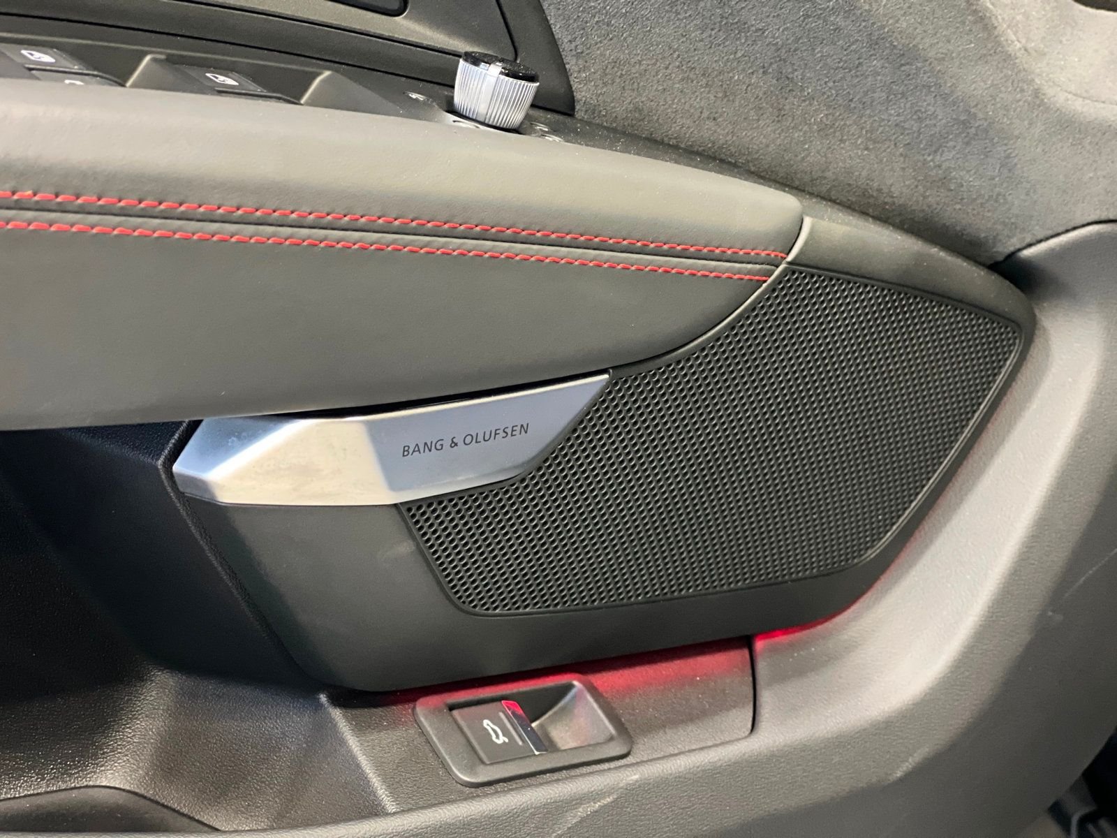 2022 Audi RS e-tron GT Base photo 17