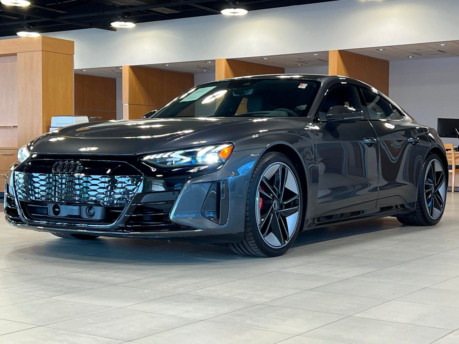 2022 Audi RS e-tron GT Base photo 3