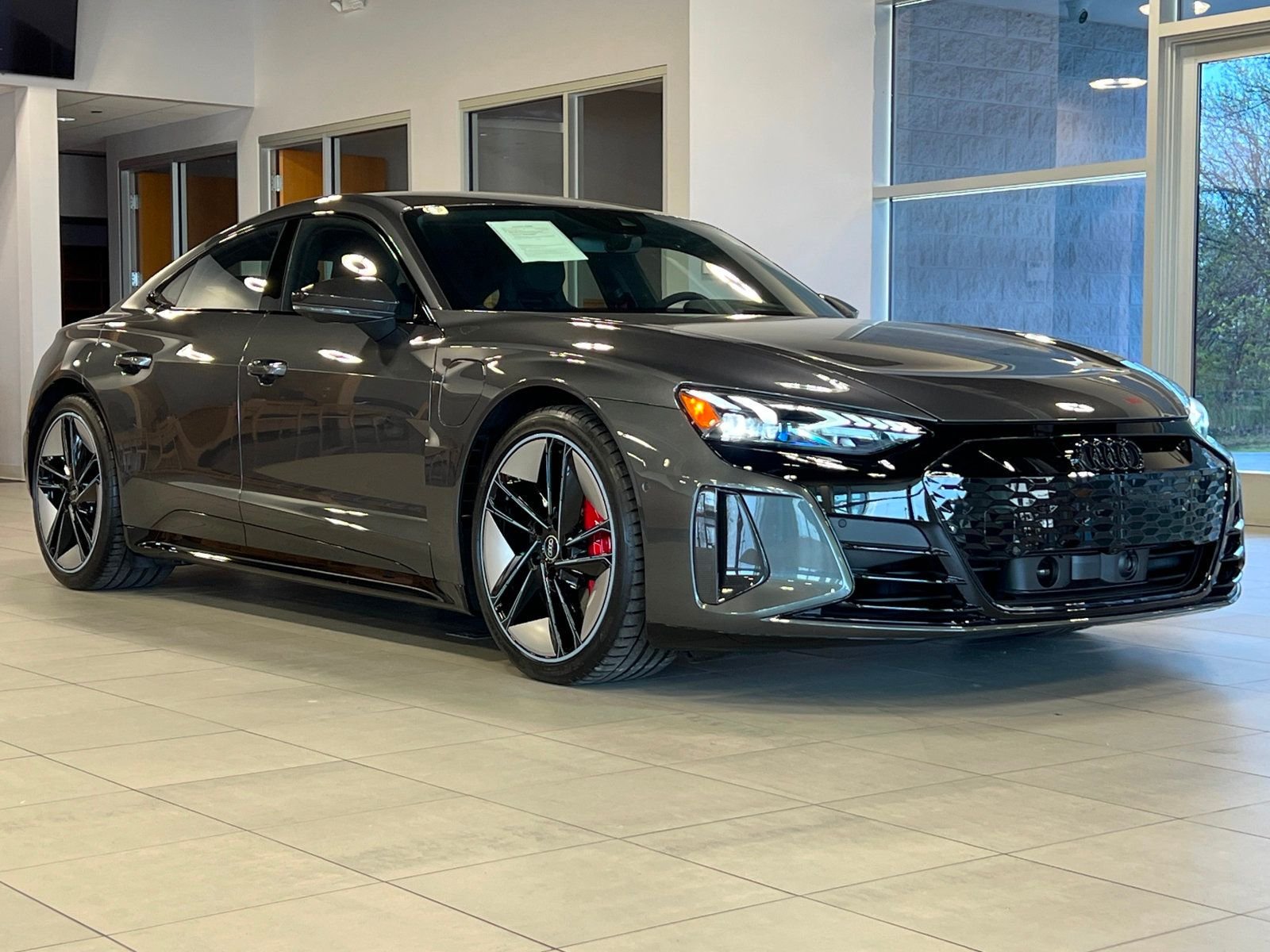 2022 Audi RS e-tron GT Base photo 8