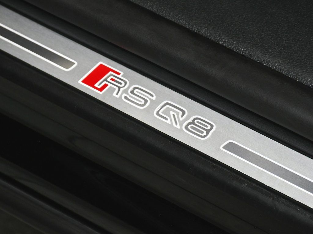 2022 Audi RS Q8 photo 7