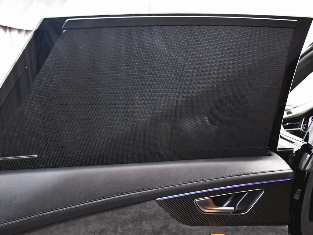 2022 Audi RS Q8 photo 9