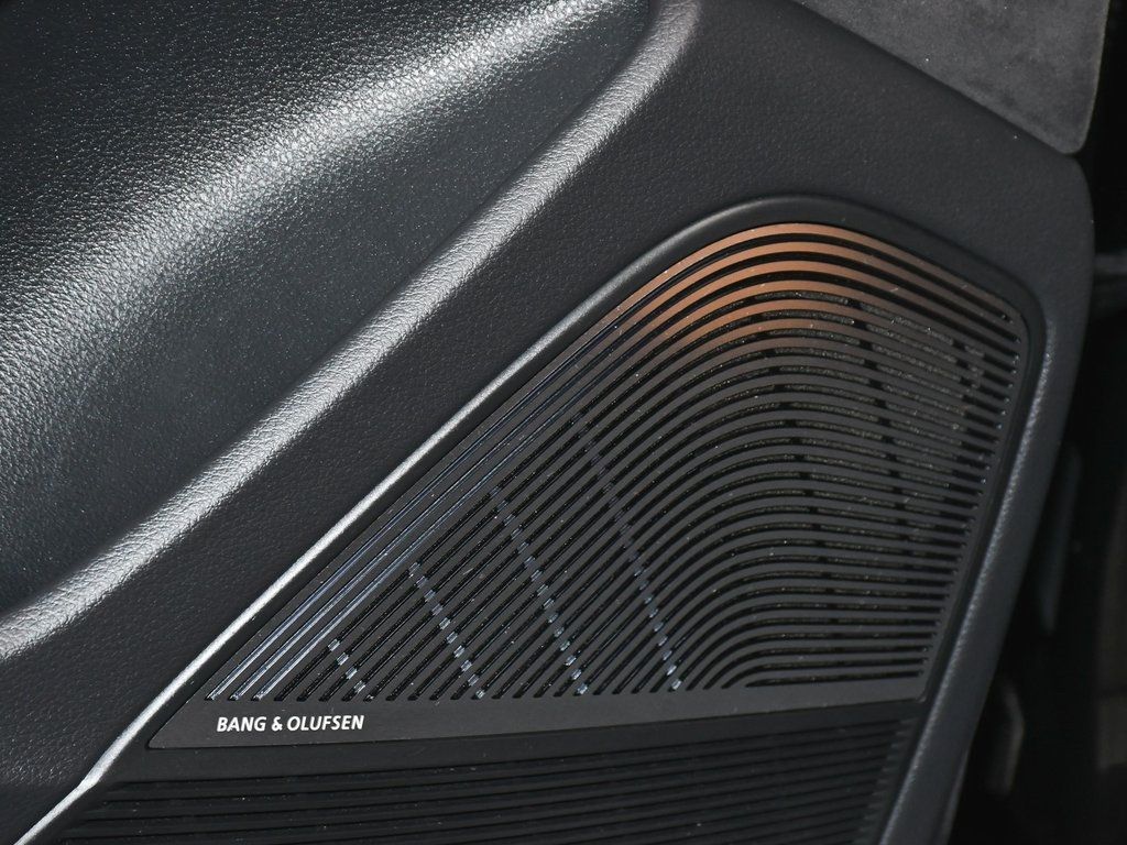 2022 Audi RS Q8 photo 11