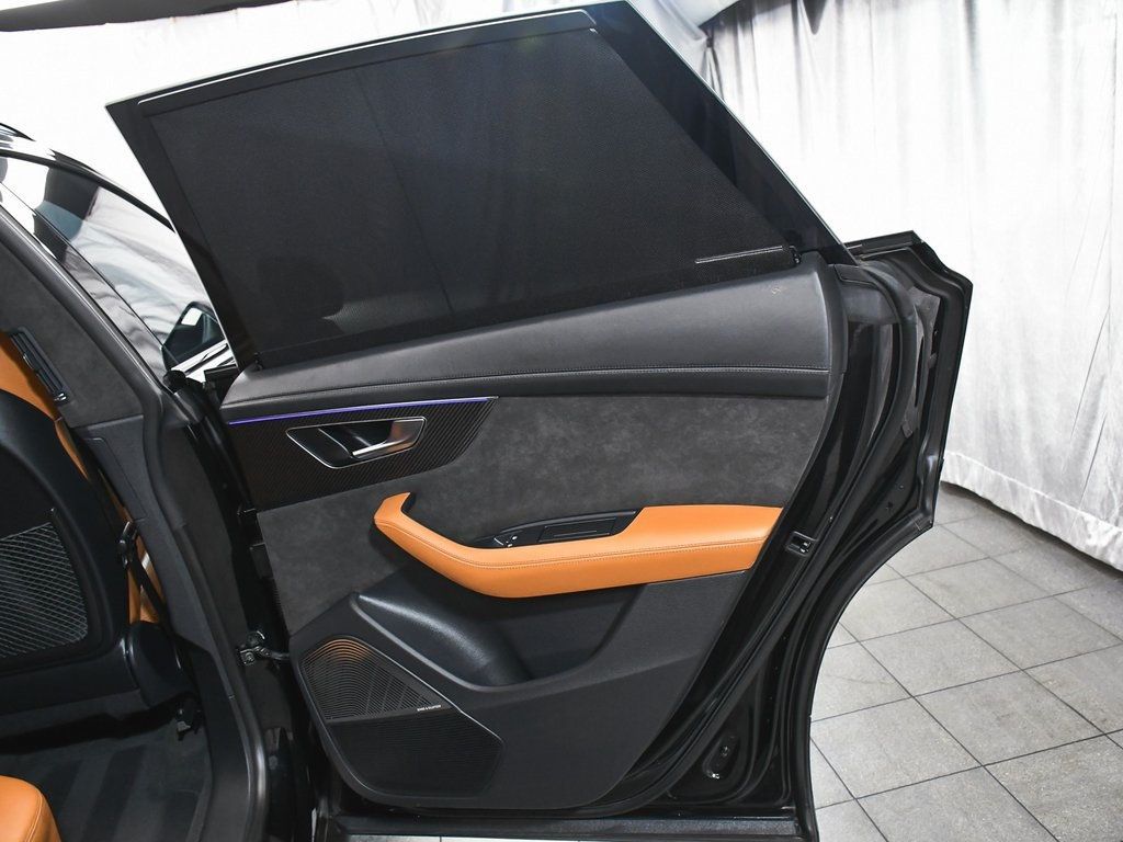2022 Audi RS Q8 photo 13