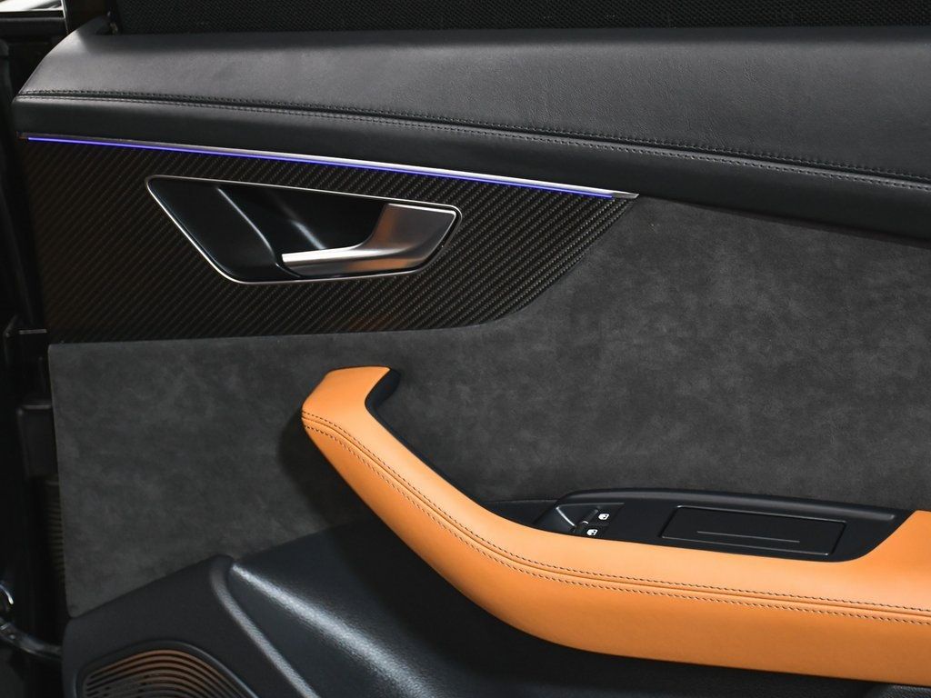 2022 Audi RS Q8 photo 15