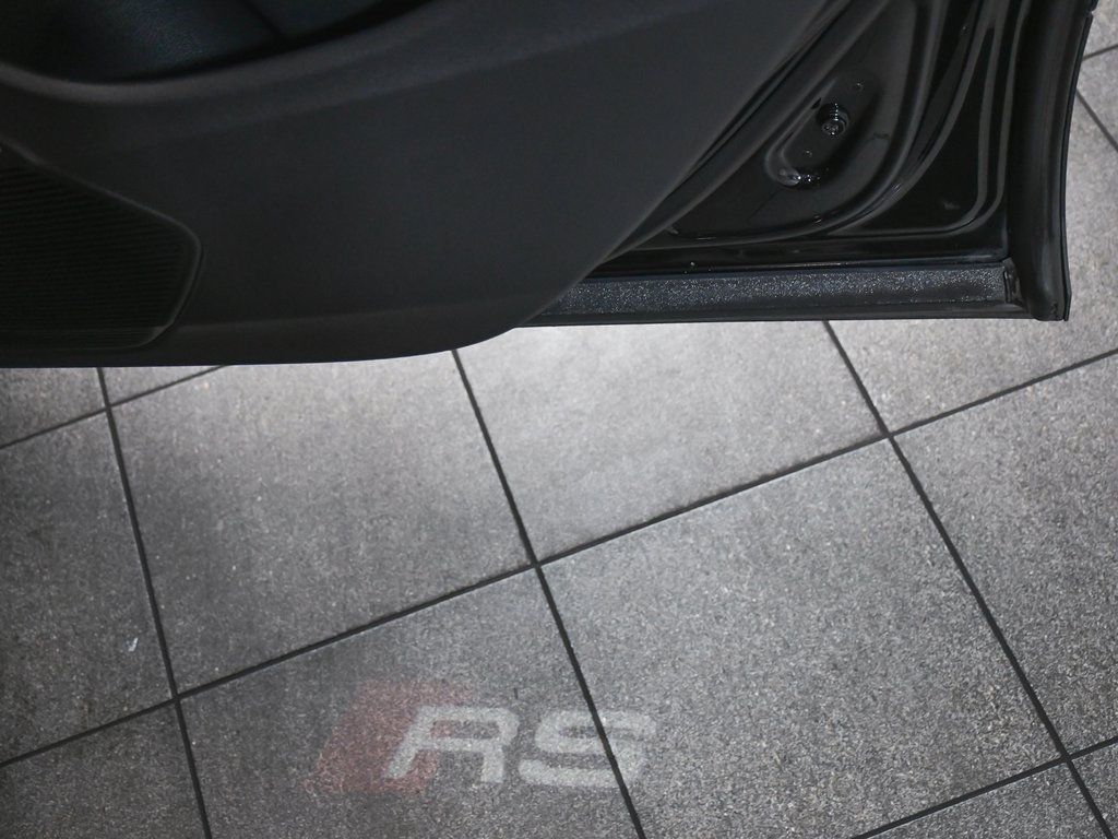 2022 Audi RS Q8 photo 17