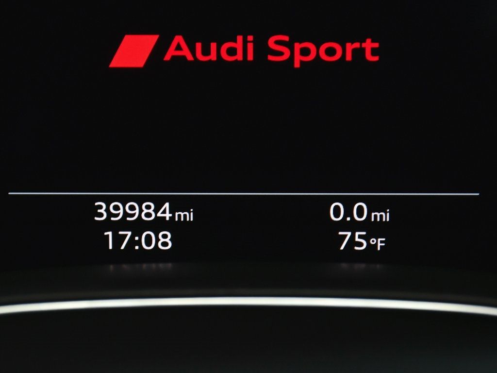 2022 Audi RS Q8 photo 25