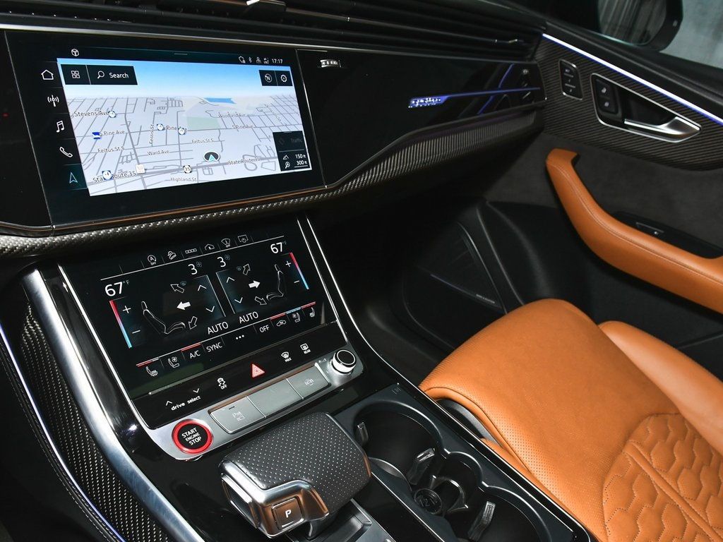 2022 Audi RS Q8 photo 45