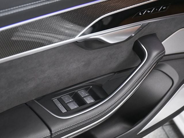 2022 Audi S8 4.0T - 22984599 - 15