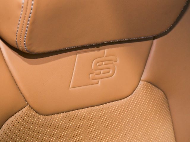 2022 Audi S8 4.0T - 22984599 - 76