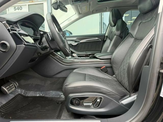 2022 Audi S8 4.0 TFSI - 23074820 - 12