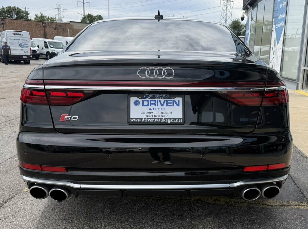 2022 Audi S8 4.0 TFSI - 23074820 - 3