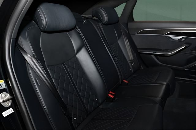 2022 Audi S8 4.0 TFSI - 22980263 - 12