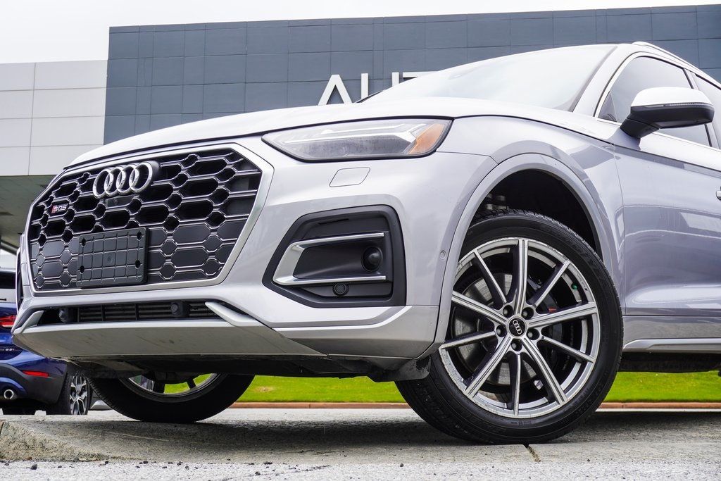 2022 Audi SQ5 Prestige photo 2