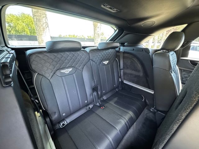 2022 Bentley Bentayga 7-Seat Configuration Mulliner Spec - 23063617 - 22