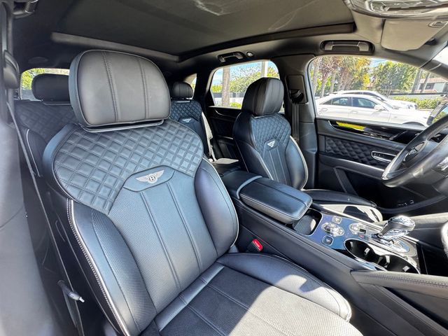 2022 Bentley Bentayga 7-Seat Configuration Mulliner Spec - 23063617 - 24