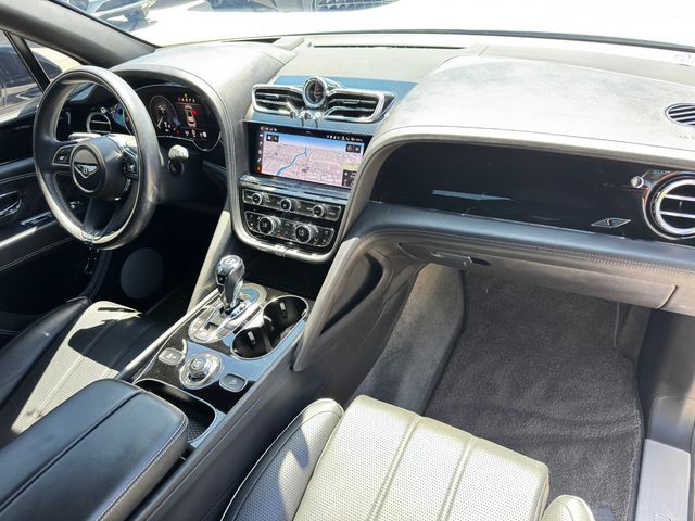 2022 Bentley Bentayga 7-Seat Configuration Mulliner Spec - 23063617 - 25