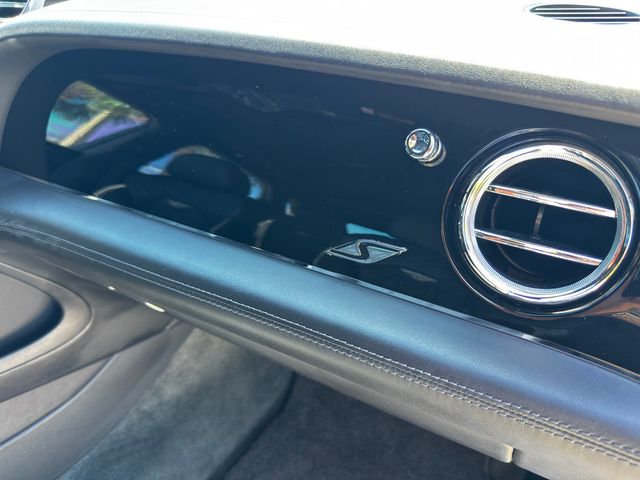 2022 Bentley Bentayga 7-Seat Configuration Mulliner Spec - 23063617 - 26