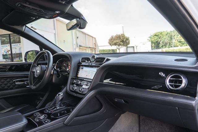 2022 Bentley Bentayga 7-Seat Configuration Mulliner Spec - 23063617 - 27