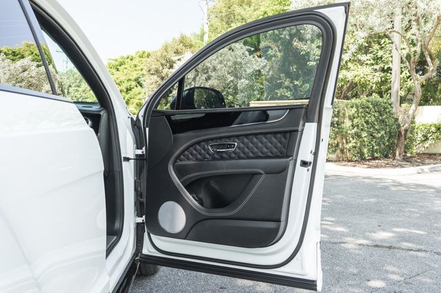 2022 Bentley Bentayga 7-Seat Configuration Mulliner Spec - 23063617 - 31