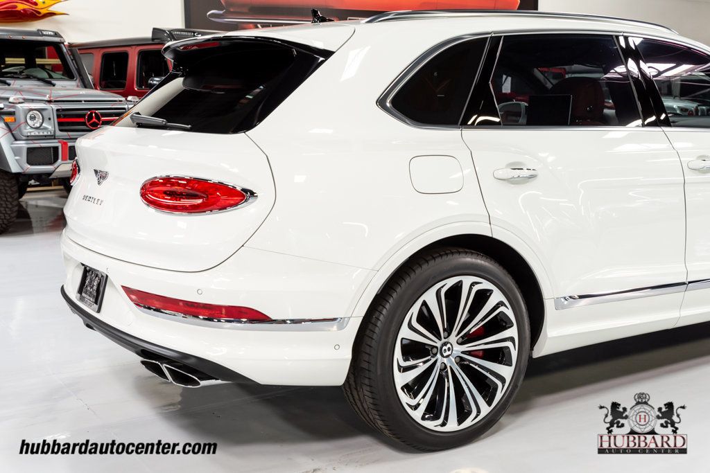 2022 Bentley Bentayga V8 AWD - 22650290 - 26